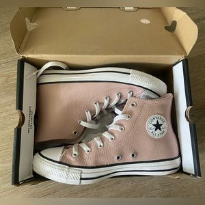 Fleece Lined Converse Sneakers size 5kid/7W